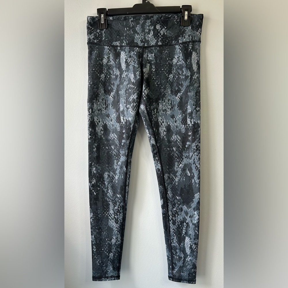 Alo Yoga Airbrush Full Length Leggings Black/Gray Python Snake Women’s Sz Small - Picture 1 of 10